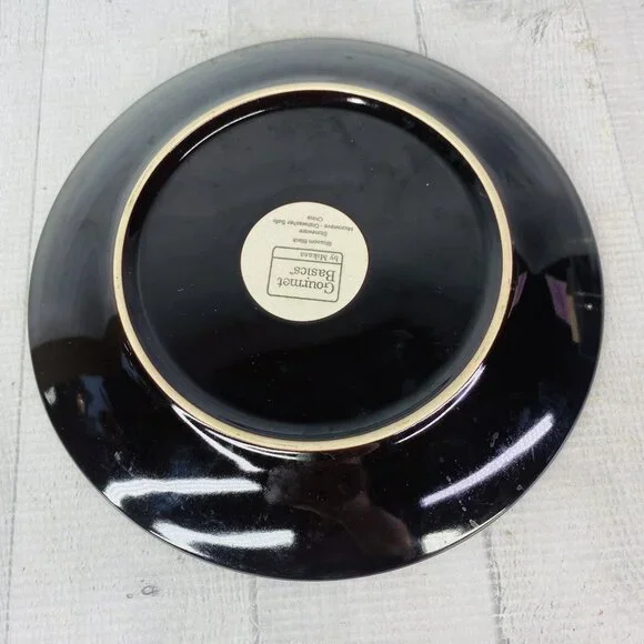 Mikasa Gourmet Basics BLOSSOM BLACK Cream Flower Stoneware Salad Plates Set of 4 - Picture 3 of 16